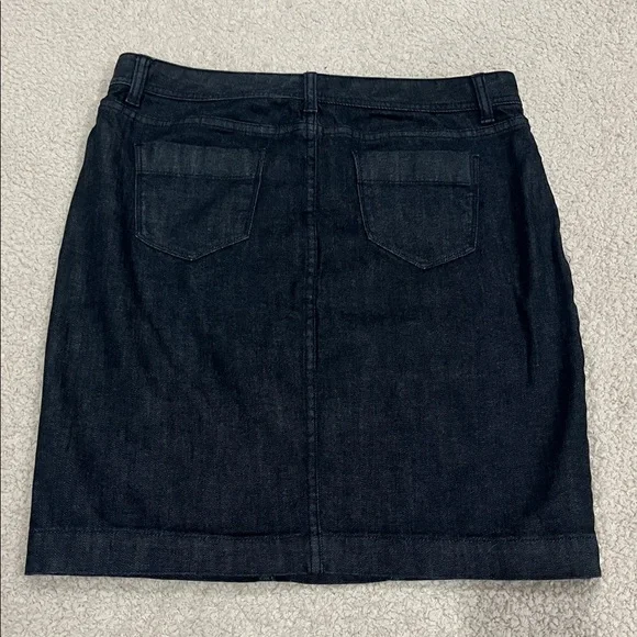 L.L. Bean Dark Wash Denim Skirt Size 8 - Picture 2 of 4